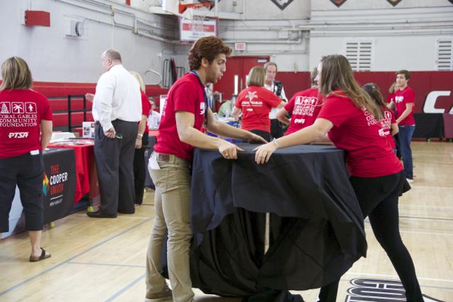 Cavs+Meet+Representatives+at+Annual+College+Fair