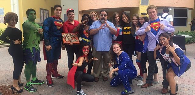 La semana del espíritu escolar en Gables