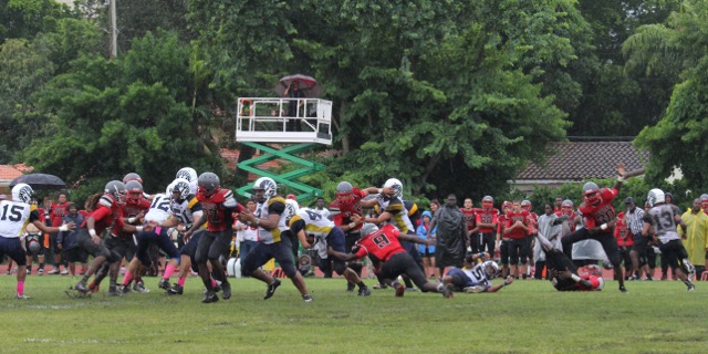Cavaliers Defeat Coral Park Rams, 42-0