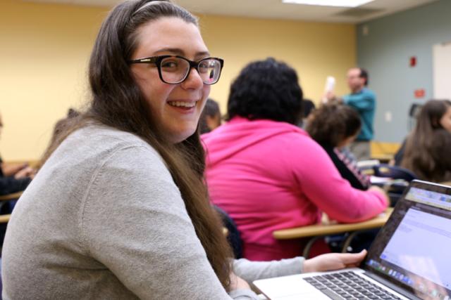 Editor Sophie Feinburg taking notes from the lecture for JDay