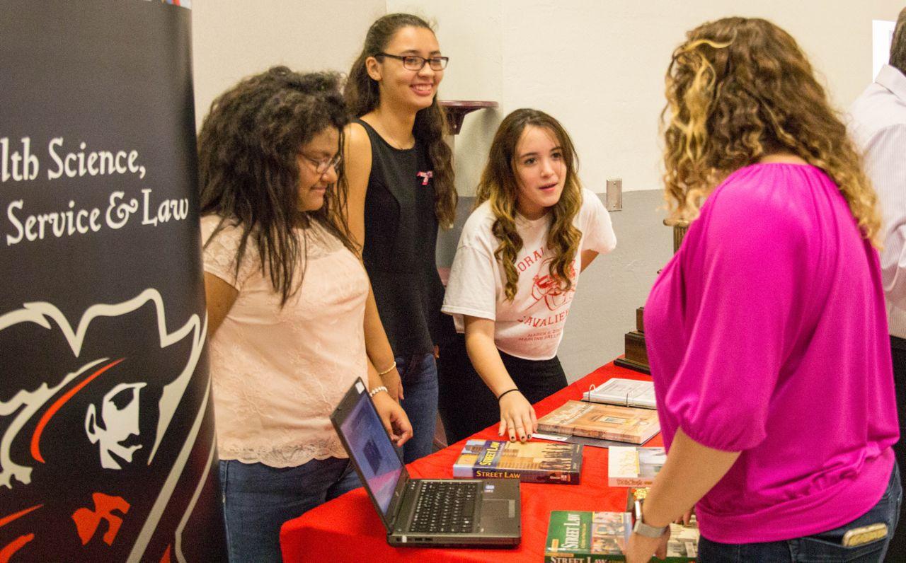 Noche+de+Academias