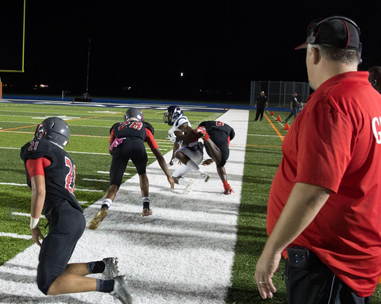 Gables Beats Columbus 20-10 in Blackout Victory