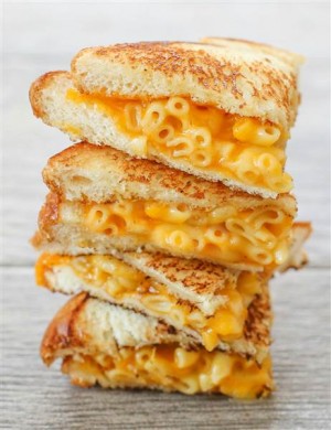 This mash-up brings together two revolutionary foods: macaroni and cheese and sandwiches. 