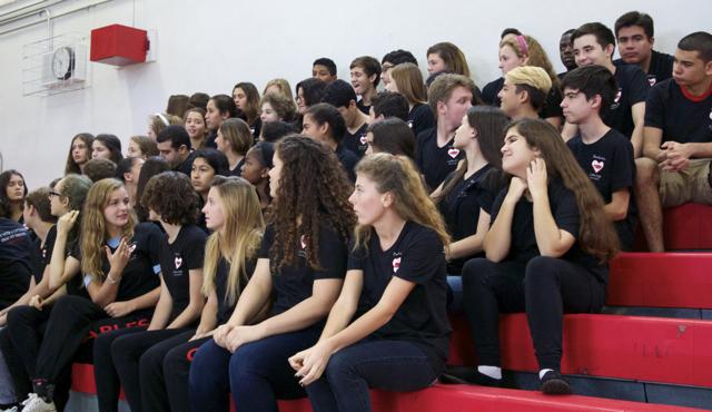 Students Show Their Club Pride