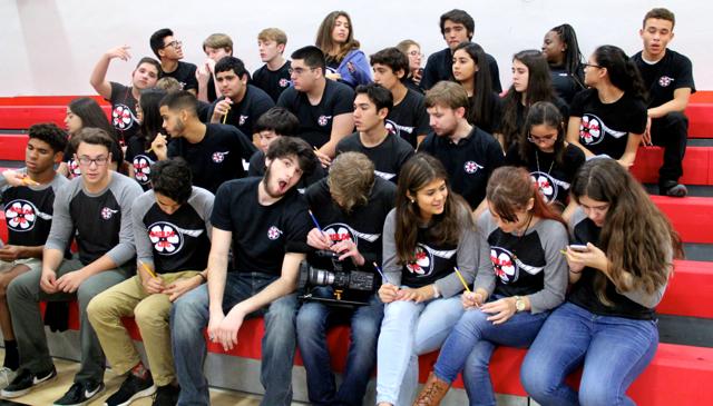 Students Show Their Club Pride