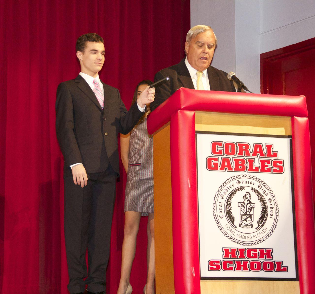 IB Class of 2017 Attend Annual Pinning