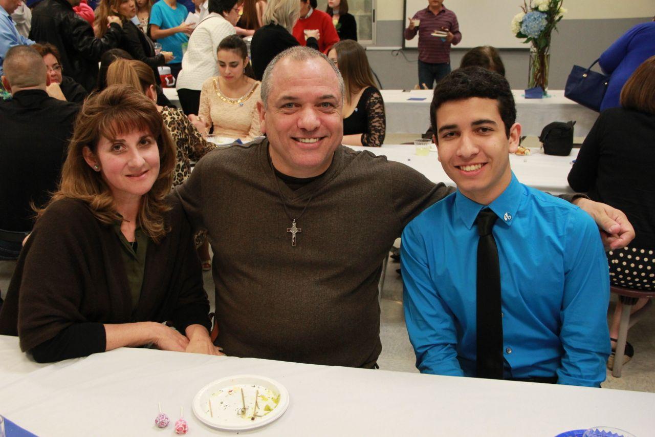 IB Class of 2017 Attend Annual Pinning