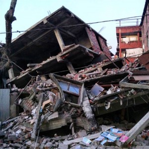 A picture of the earthquakes effects on India's infrastructure.