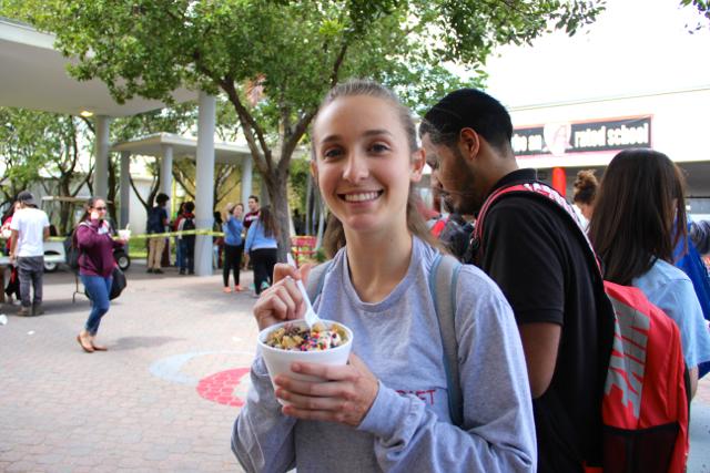 Seniors Enjoy Annual Sundaes