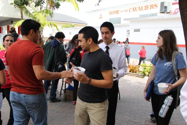 Seniors Enjoy Annual Sundaes