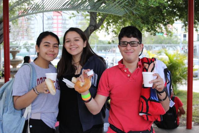Seniors Bond at Annual Picnic