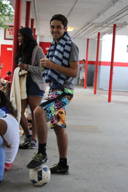 Seniors Bond at Annual Picnic