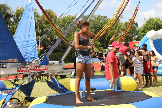 Seniors Bond at Annual Picnic