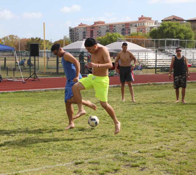 Seniors Bond at Annual Picnic