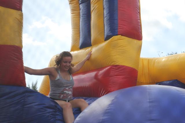 Seniors Bond at Annual Picnic