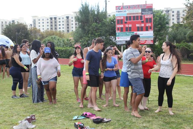 Seniors Bond at Annual Picnic