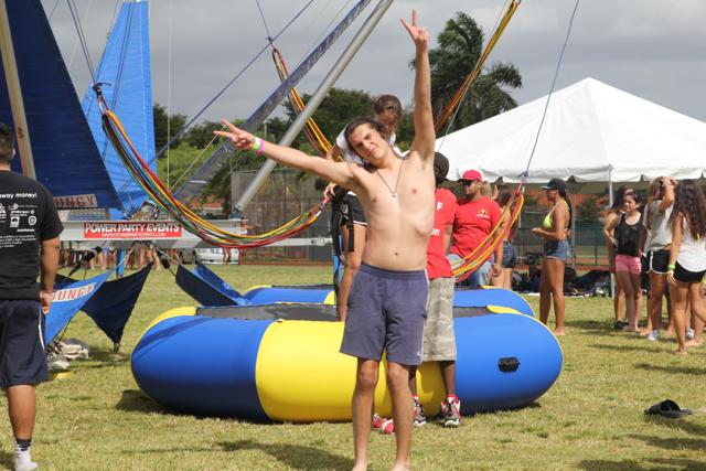 Seniors Bond at Annual Picnic