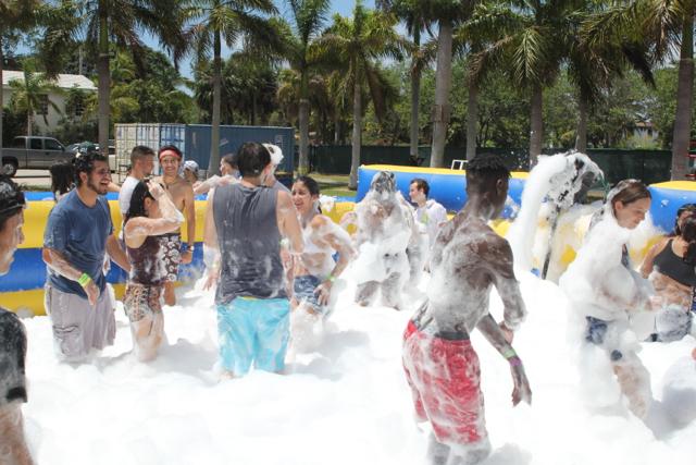 Seniors Bond at Annual Picnic