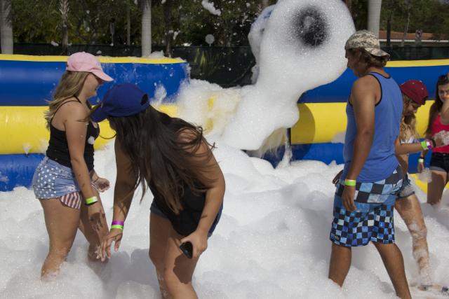 Seniors Bond at Annual Picnic