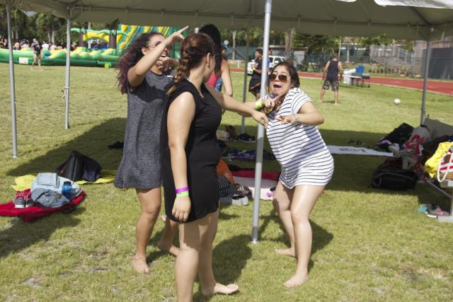 Seniors Bond at Annual Picnic
