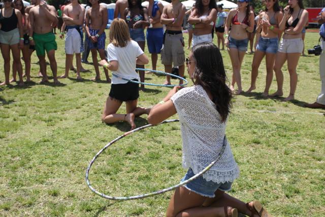 Seniors Bond at Annual Picnic