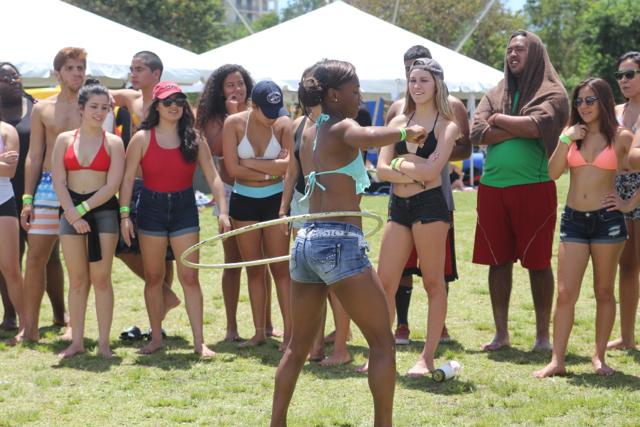 Seniors Bond at Annual Picnic