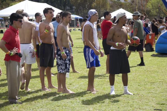 Seniors Bond at Annual Picnic