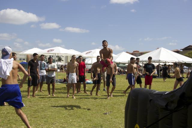 Seniors Bond at Annual Picnic