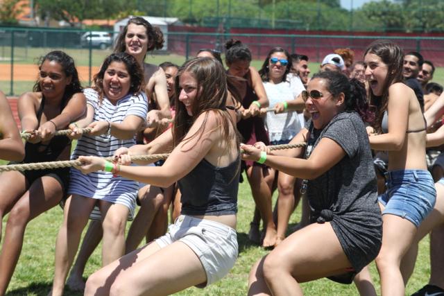 Seniors Bond at Annual Picnic