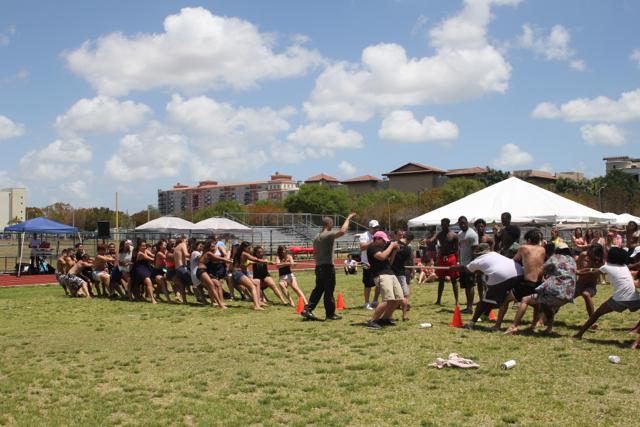 Seniors+Bond+at+Annual+Picnic