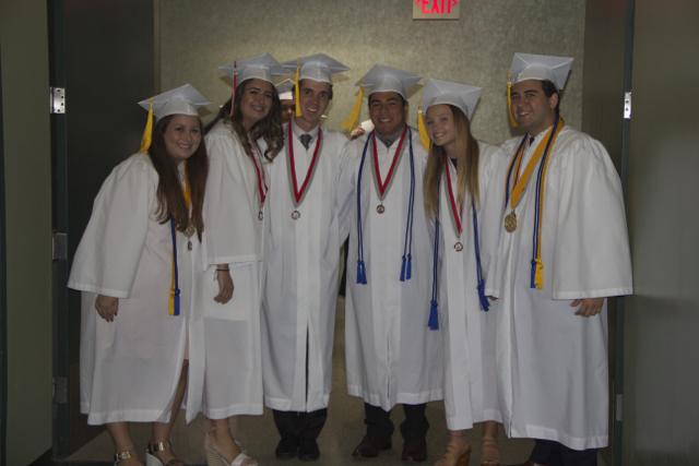 Miembros de la clase del 2016 en su día de graduación. 