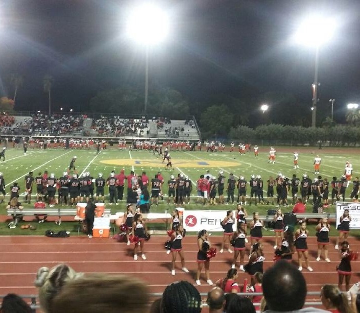 The Cavaliers ready for a kickoff.