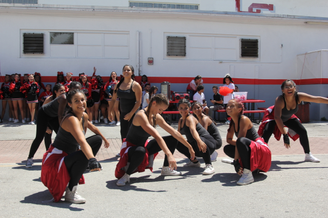 Spirit Pep Rally Takes Over Lunch!