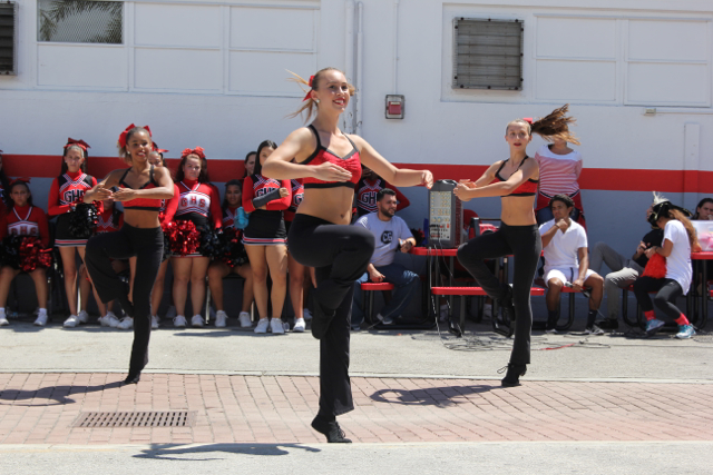 Spirit Pep Rally Takes Over Lunch!