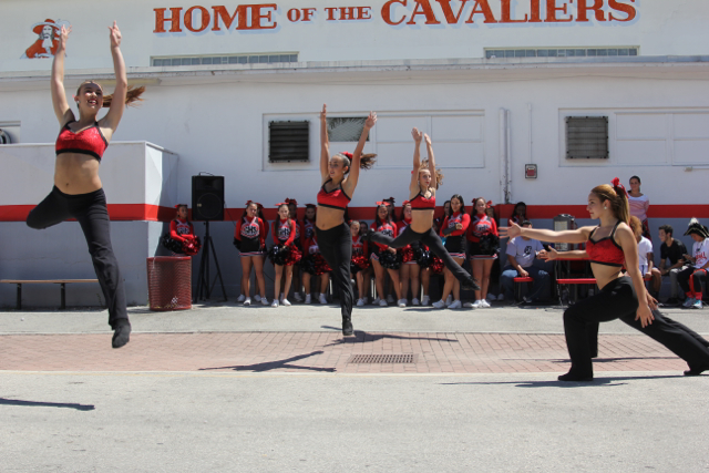 Spirit Pep Rally Takes Over Lunch!