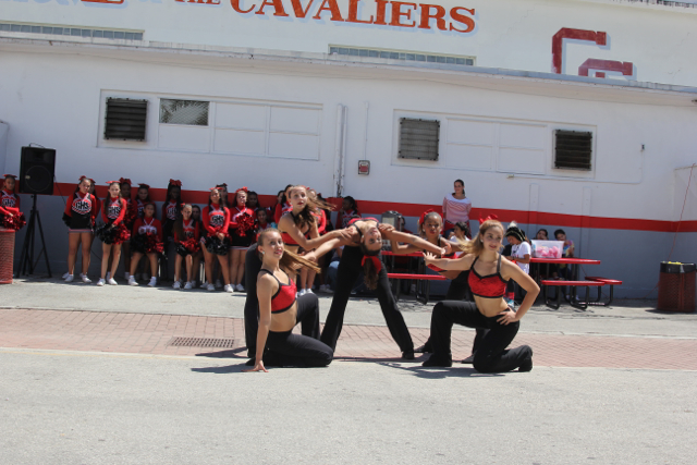 Spirit Pep Rally Takes Over Lunch!