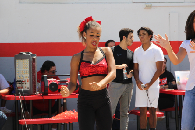 Spirit Pep Rally Takes Over Lunch!