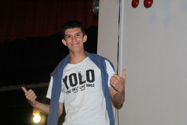 Seniors Honor Their Pep Rally Dressed In White