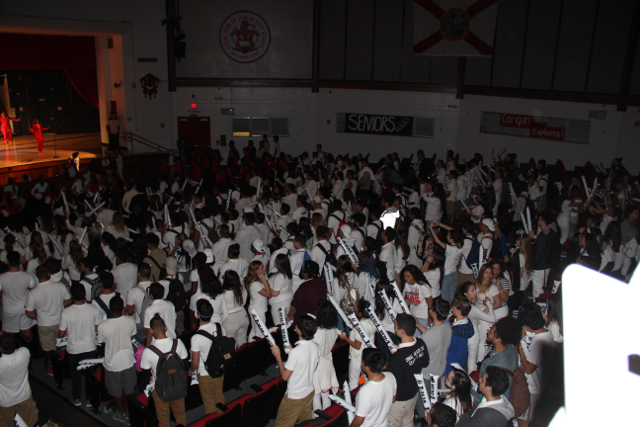 Seniors Honor Their Pep Rally Dressed In White