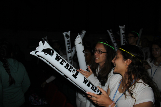 Seniors Honor Their Pep Rally Dressed In White