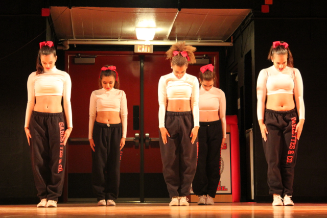 Seniors Honor Their Pep Rally Dressed In White