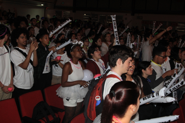 Seniors Honor Their Pep Rally Dressed In White