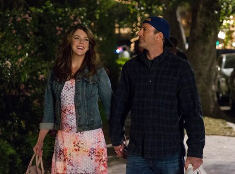 Lorelai Gilmore, played by Lauren Graham, and Luke Danes, played by Scott Patterson, taking a romantic stroll. 