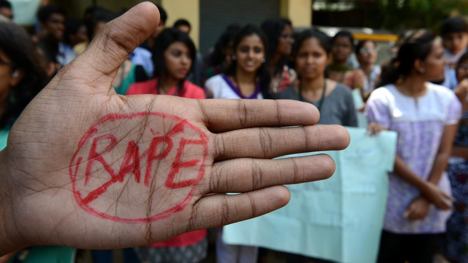 Indian+students+of+Saint+Joseph+Degree+college+participate+during+an+anti-rape+protest+in+Hyderabad+on+September+13%2C+2013.