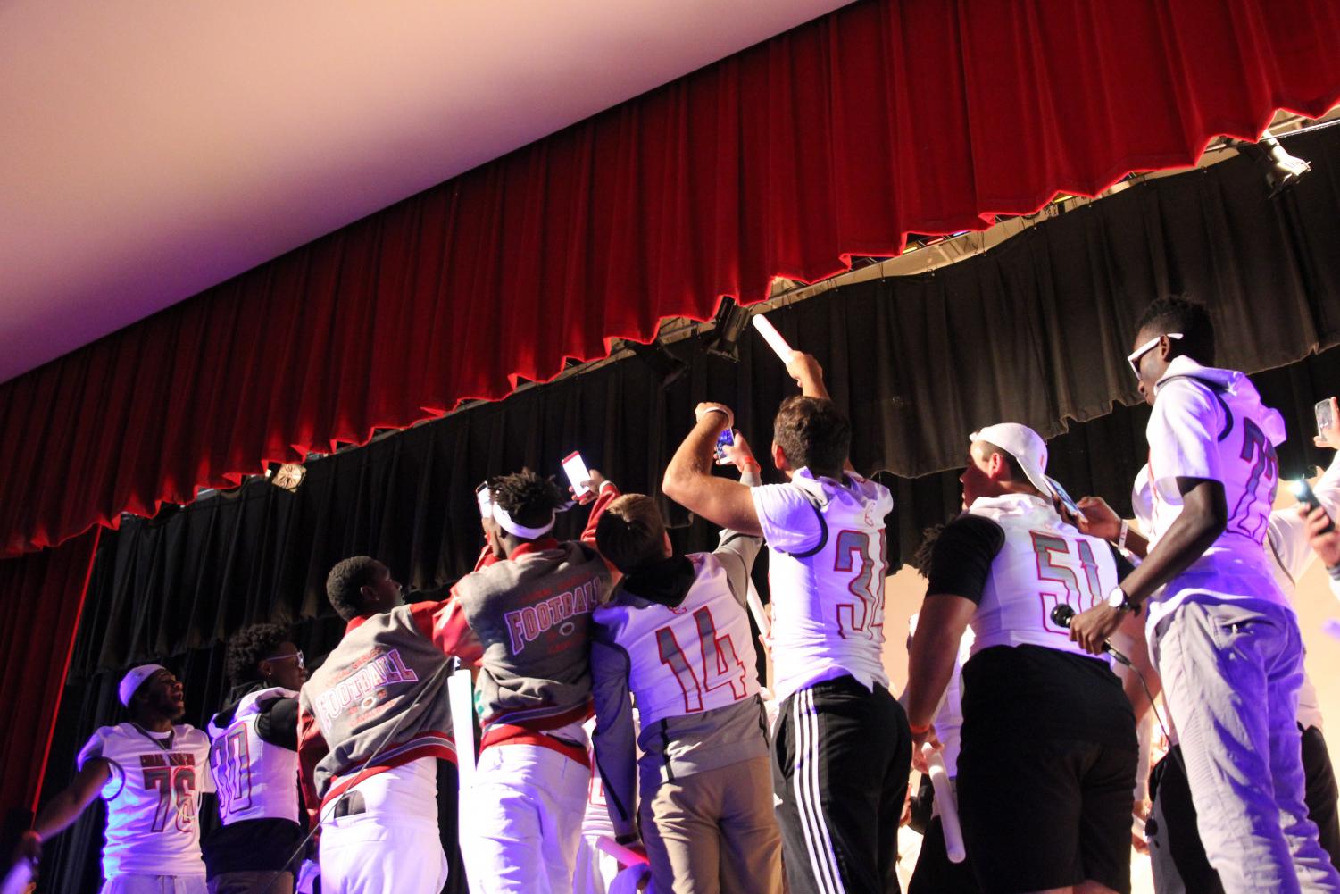 Senior Pep Rally: Hyped In White