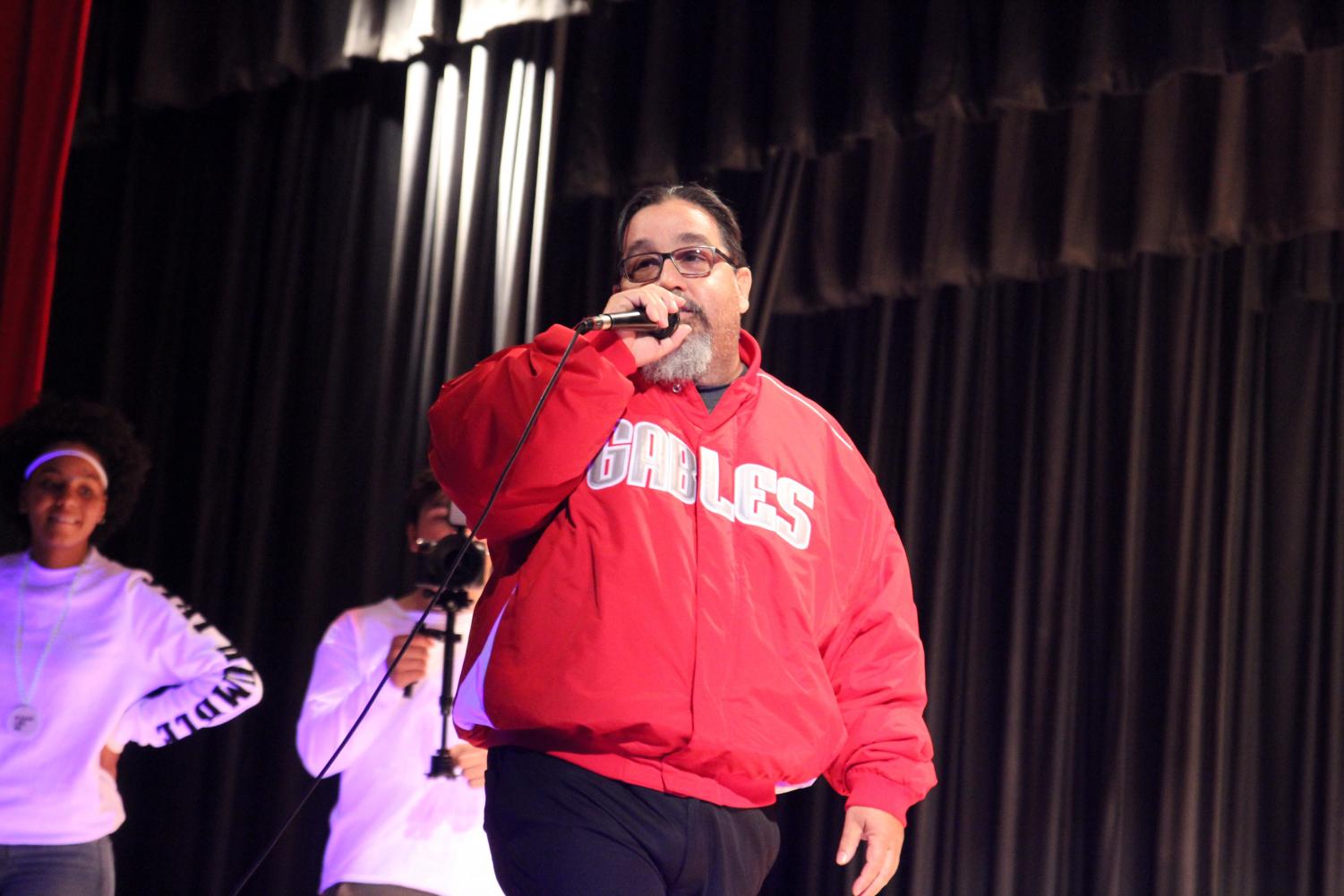 Senior Pep Rally: Hyped In White