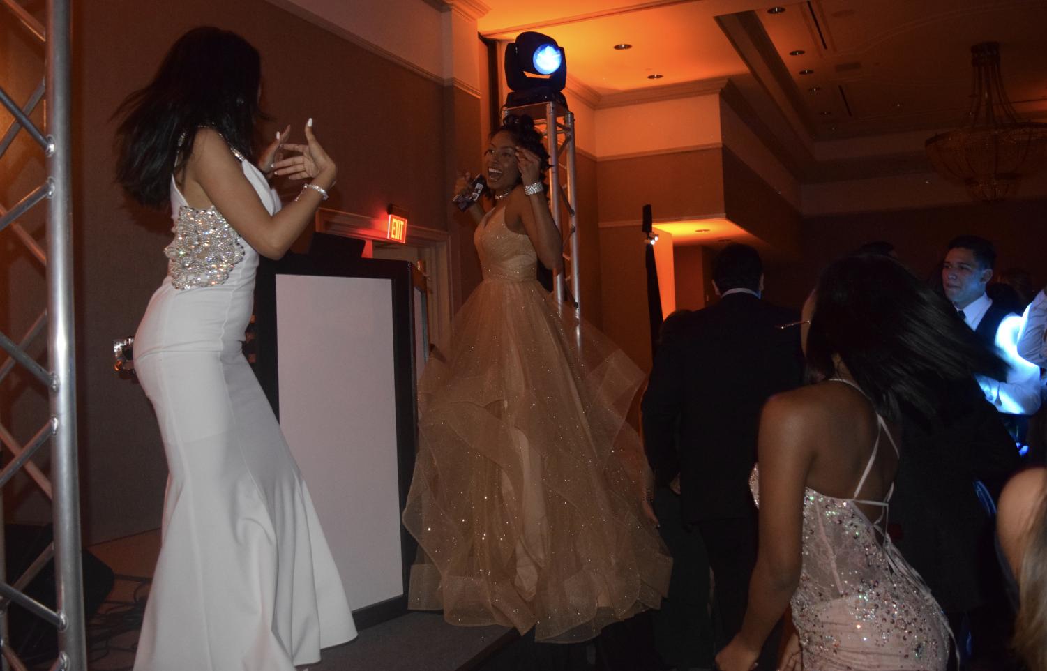 Seniors Dance the Night Away at Prom