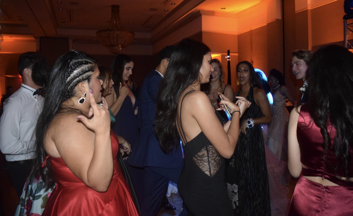 Seniors Dance the Night Away at Prom