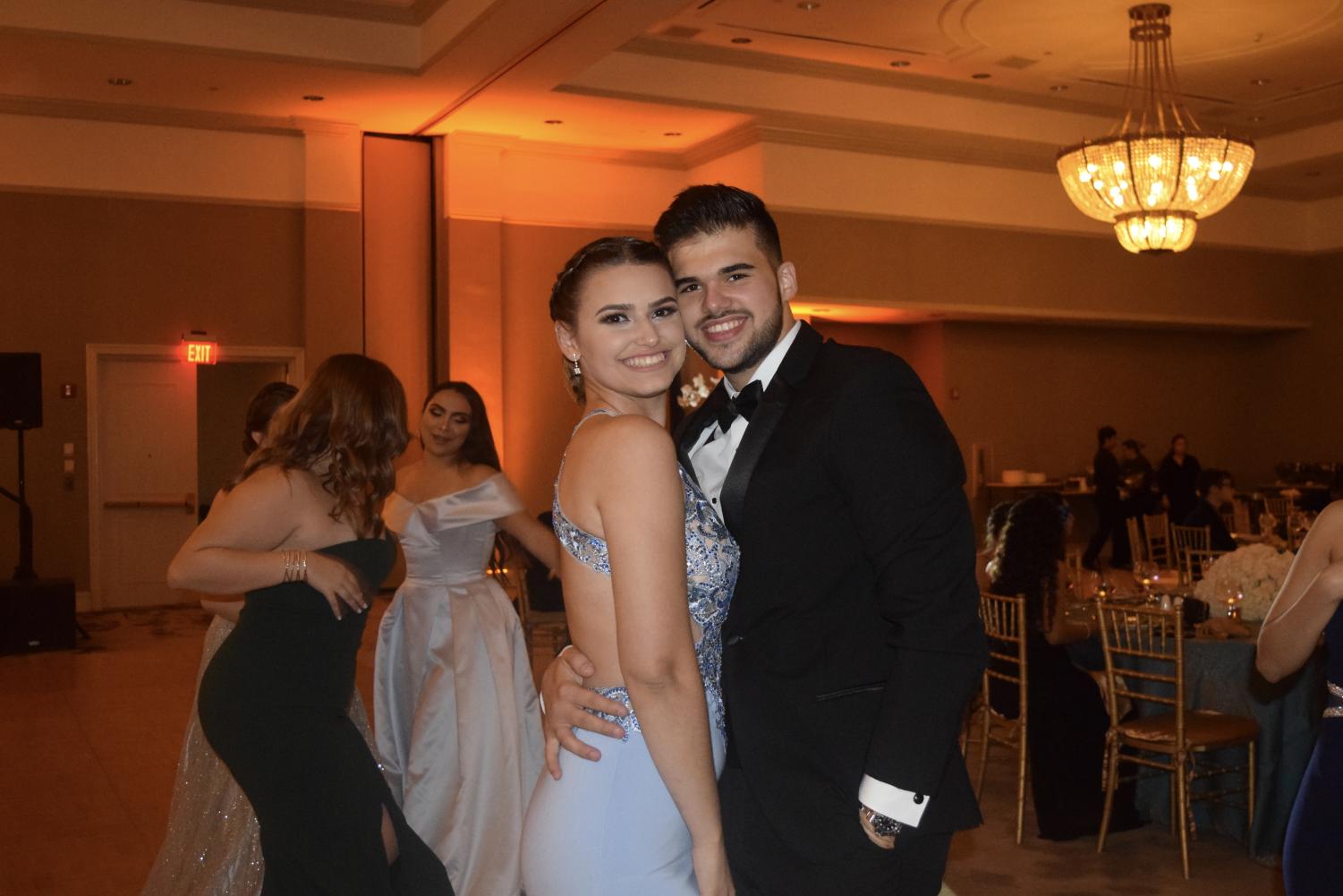 Seniors Dance the Night Away at Prom