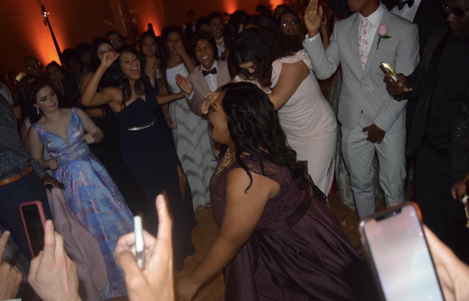 Seniors Dance the Night Away at Prom